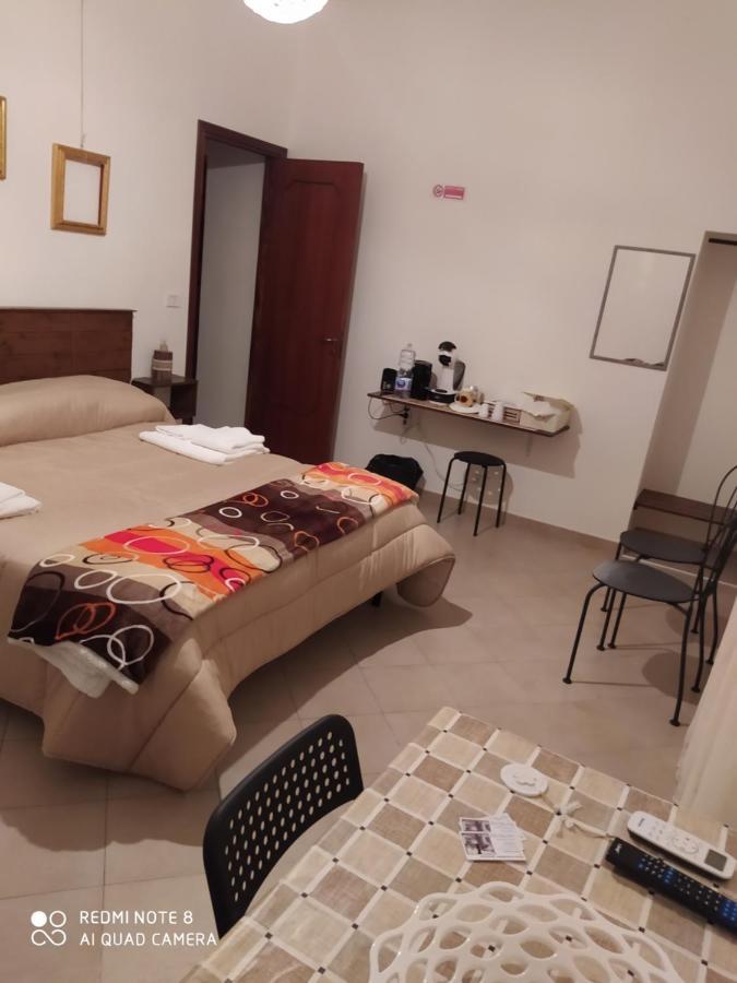 Bed & Breakfast Acquaviva Di Vullo Vincenzo Acquaviva Platani Exterior foto